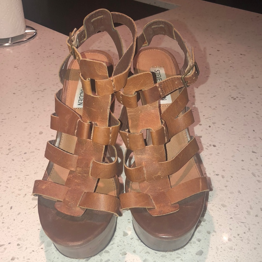 STEVE MADDEN brown leather platform wedges